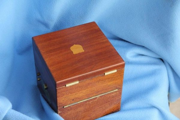 Vintage Marine ship chronometer Dobbie Son & Hutton 5612