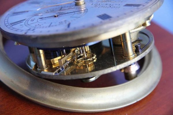 Vintage Marine ship chronometer Dobbie Son & Hutton 5612